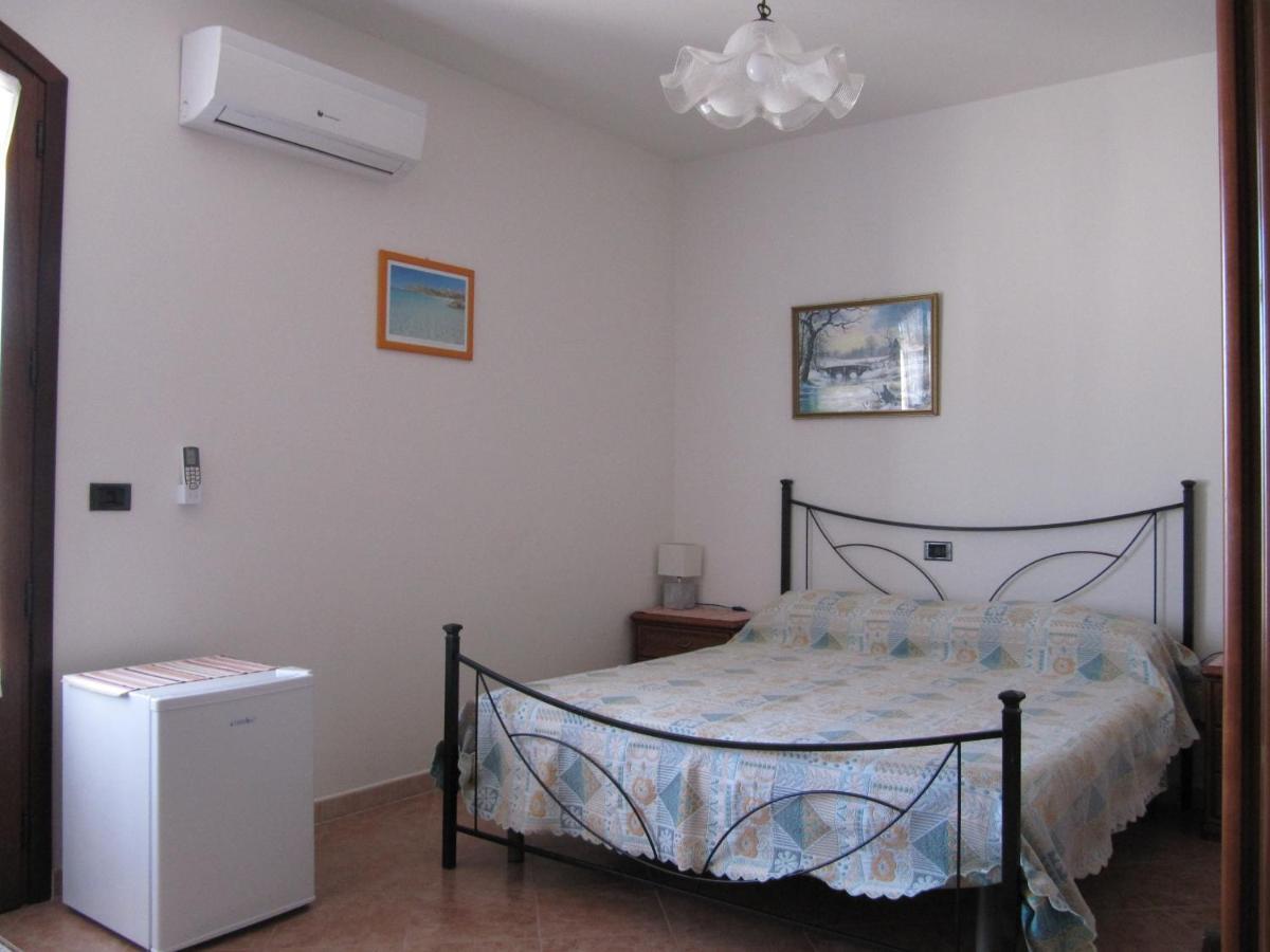 Il Portico Bed & Breakfast Uras Exterior photo
