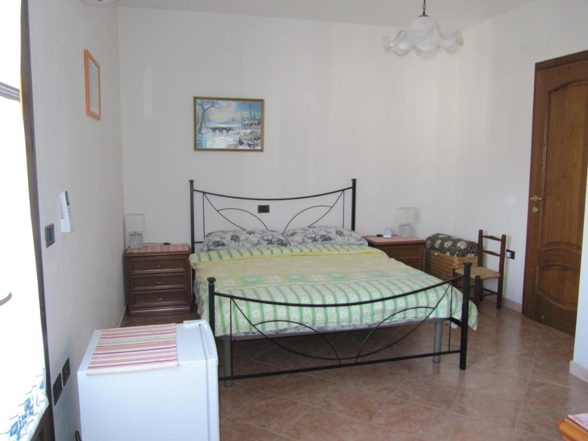 Il Portico Bed & Breakfast Uras Exterior photo