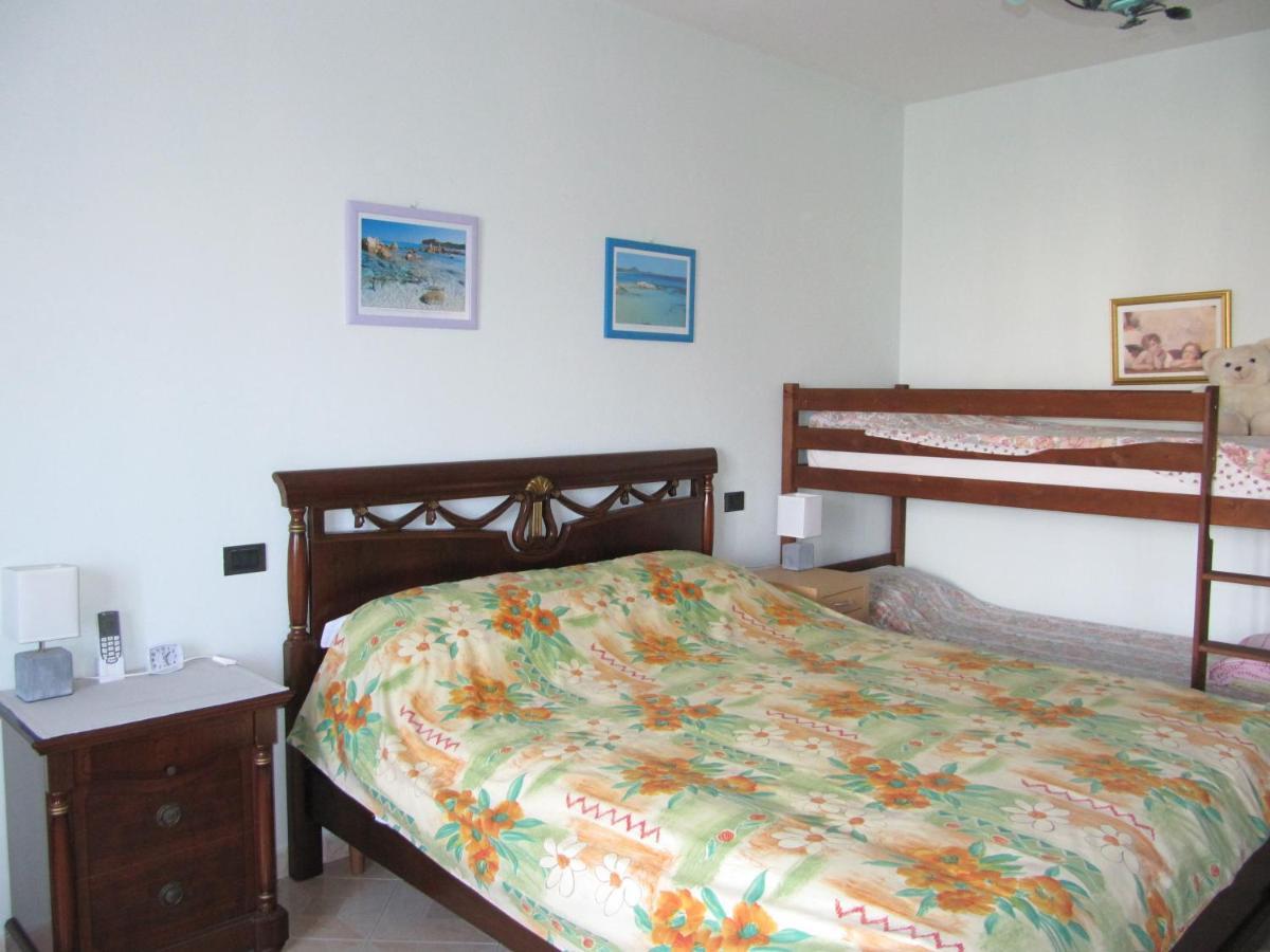 Il Portico Bed & Breakfast Uras Exterior photo