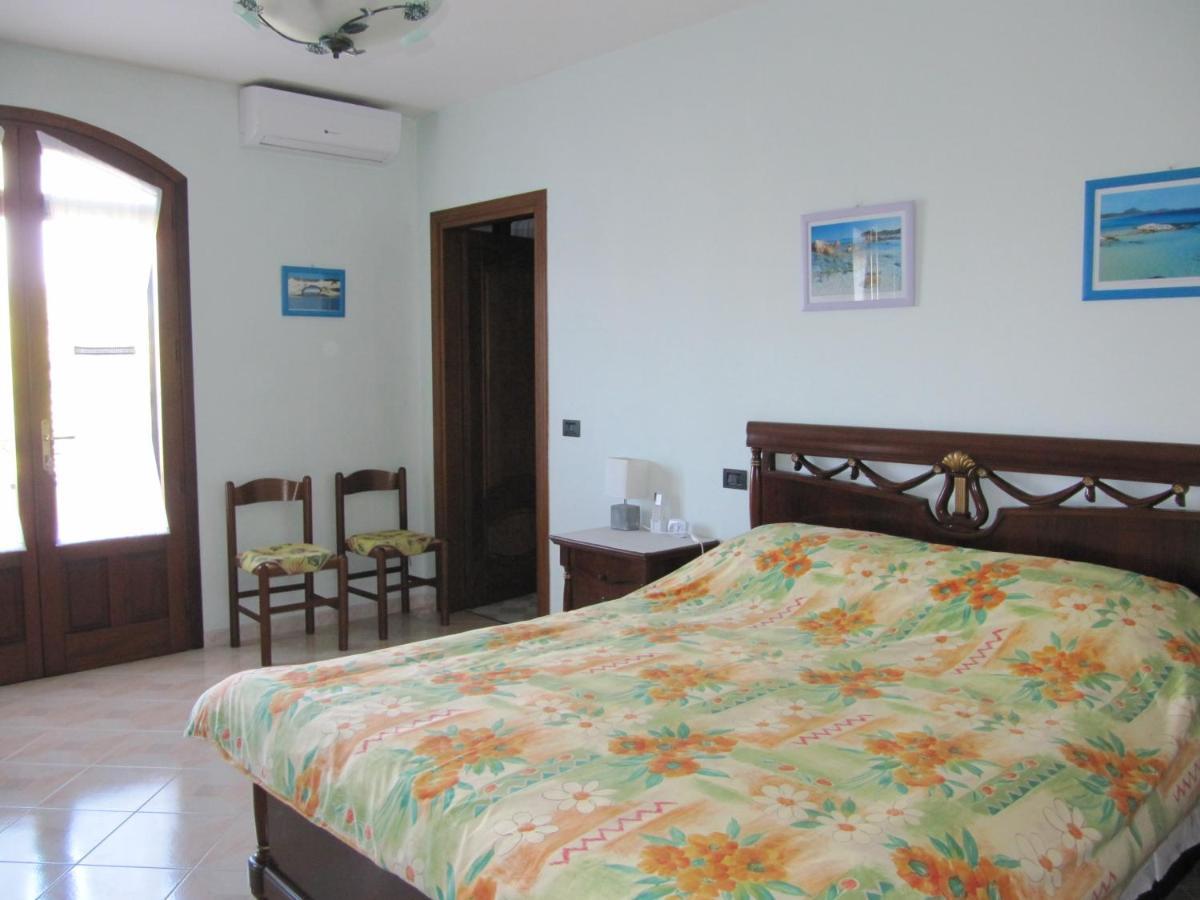 Il Portico Bed & Breakfast Uras Exterior photo