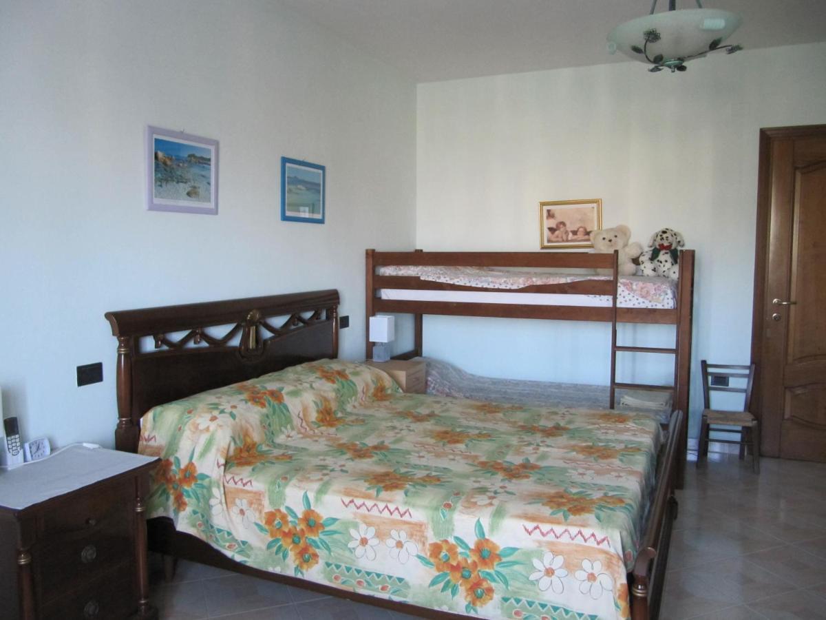 Il Portico Bed & Breakfast Uras Exterior photo