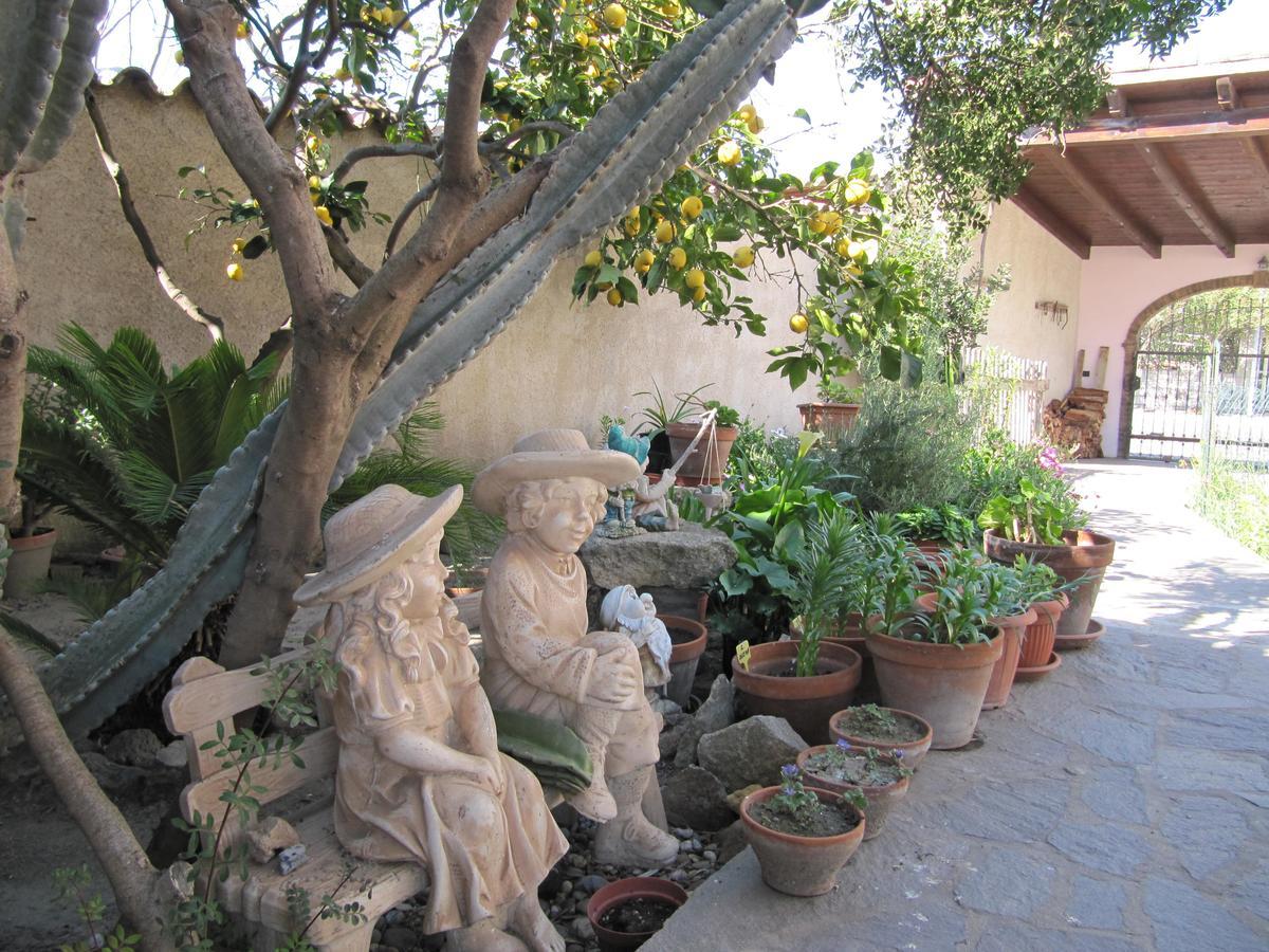 Il Portico Bed & Breakfast Uras Exterior photo