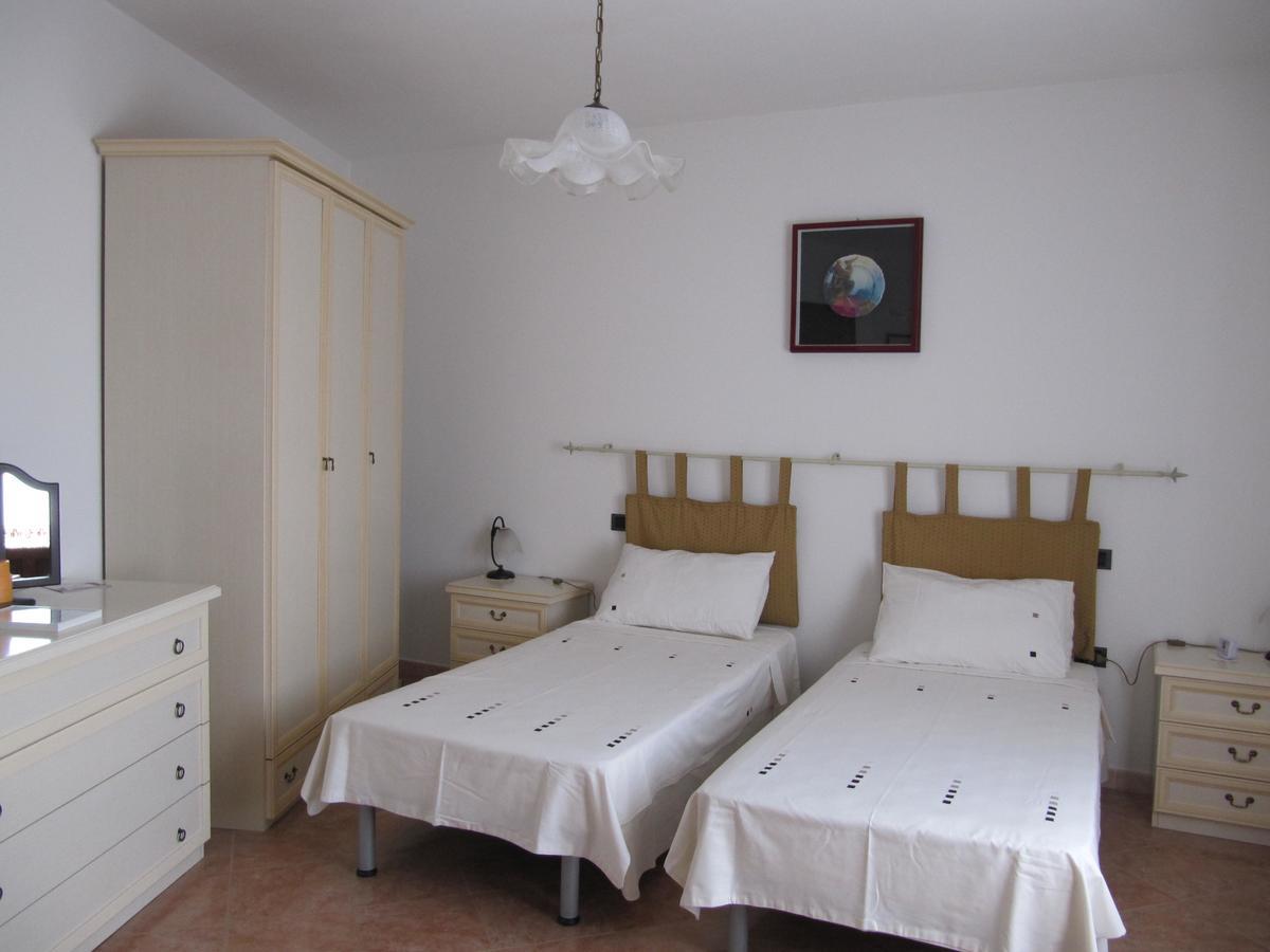 Il Portico Bed & Breakfast Uras Exterior photo