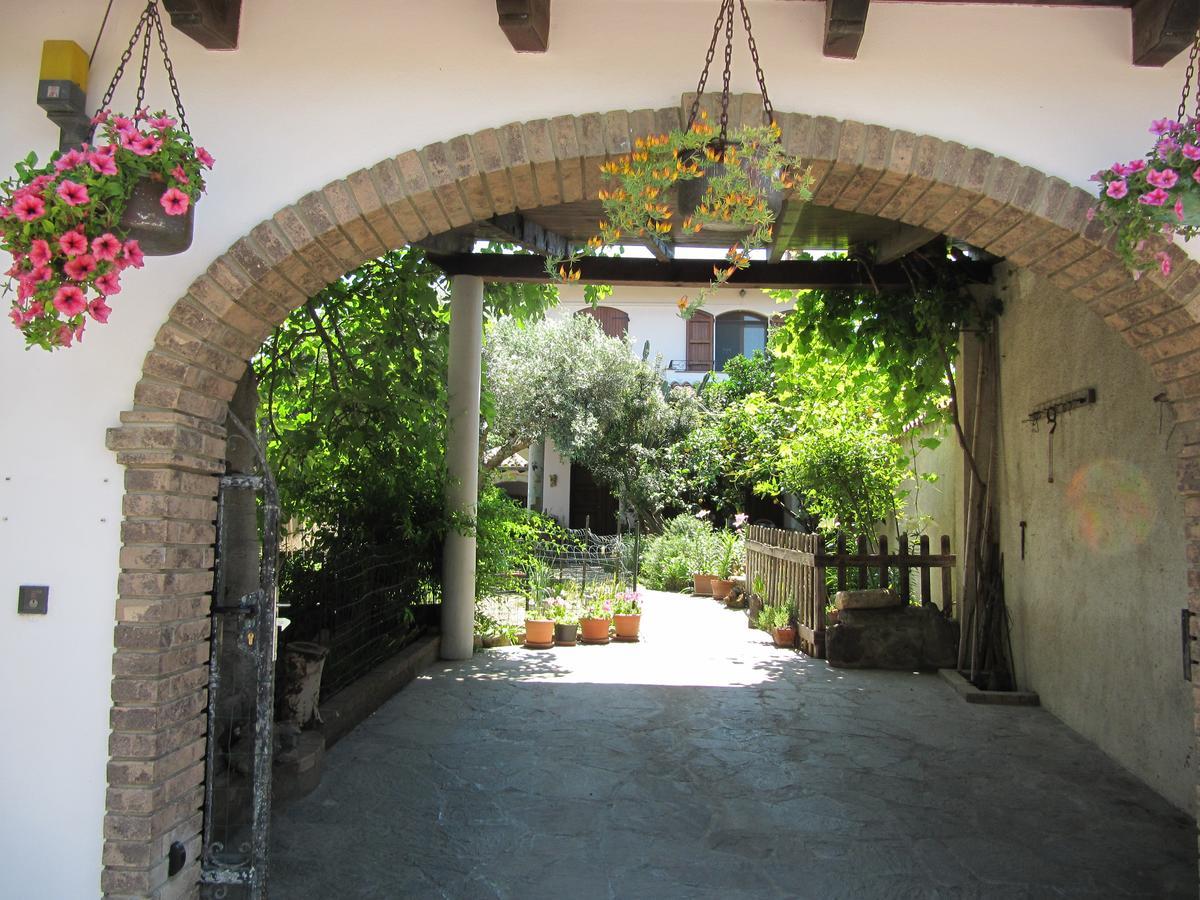 Il Portico Bed & Breakfast Uras Exterior photo